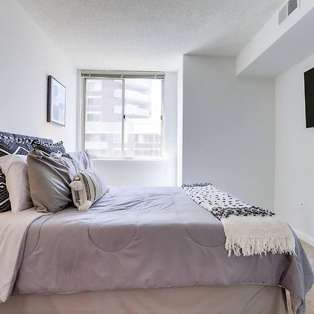 Bright Apartment Walk To Ballston Metro Arlington Exterior foto