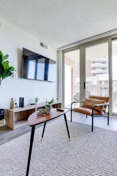 Bright Apartment Walk To Ballston Metro Arlington Exterior foto