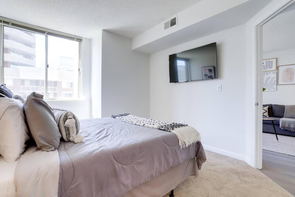 Bright Apartment Walk To Ballston Metro Arlington Exterior foto