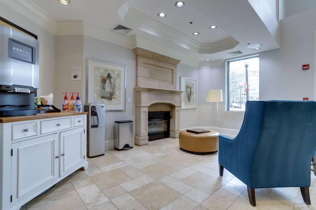 Bright Apartment Walk To Ballston Metro Arlington Exterior foto